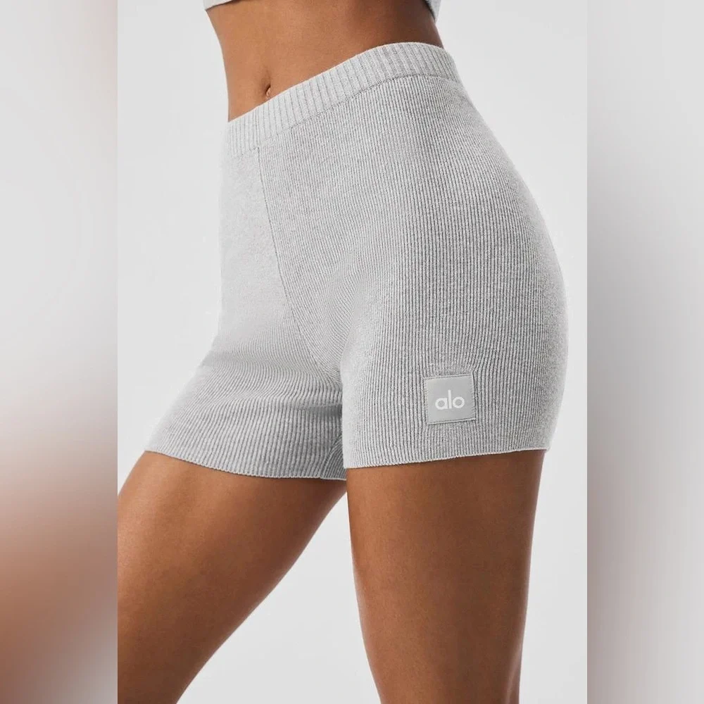 ALO YOGA | ✨NEW✨ Scholar Knit High-Waist Short in Athletic Heather Grey